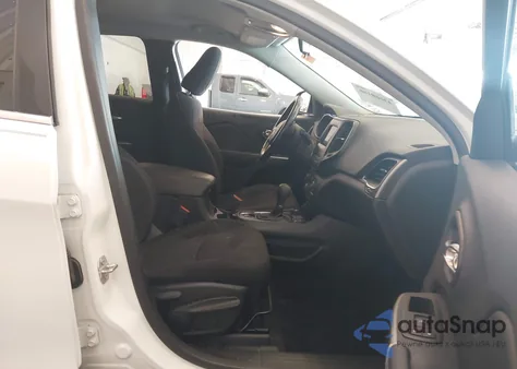 2019 Jeep Cherokee Latitude 4X4 z USA, uszkodzony, nr VIN 1C4PJMCX1KD232260